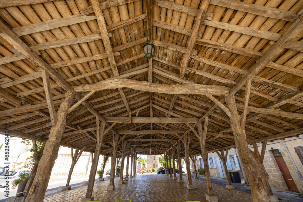 Halle de Gontaud-de-Nogaret built 1580, Gontaud-de-Nogaret, New Aquitaine, France Halle de Gontaud-de-Nogaret built 1580, Gontaud-de-Nogaret, New Aquitaine, France