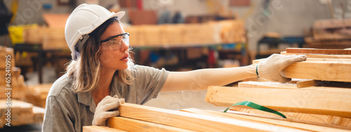 woman carpenter worker wear...