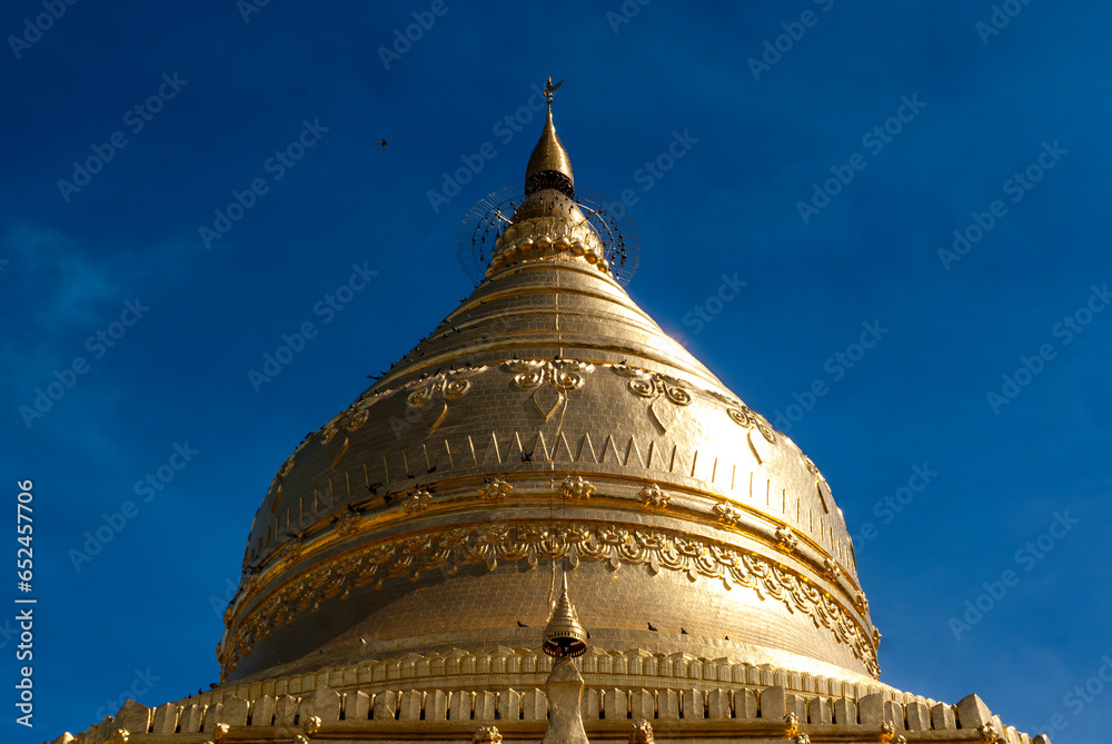 Golden dome of the Schwezigon Paya, Nyaung U, Bagan, Myanmar, Asia