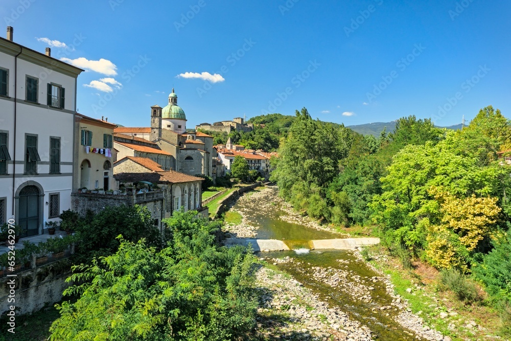 Fototapeta premium View on the town Pontremoli in the Appenin in Tuscany from the river