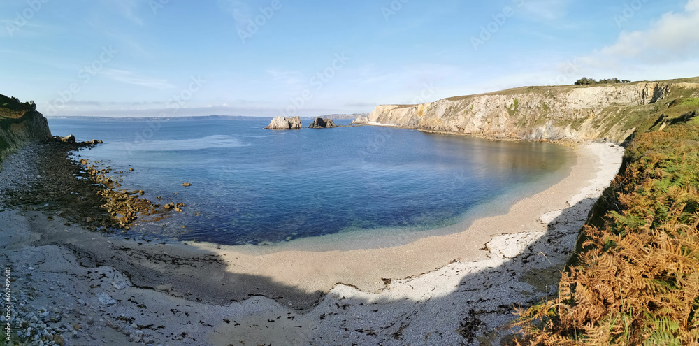 Presqu'île de Crozon : panoramique de la plage de porzh naye