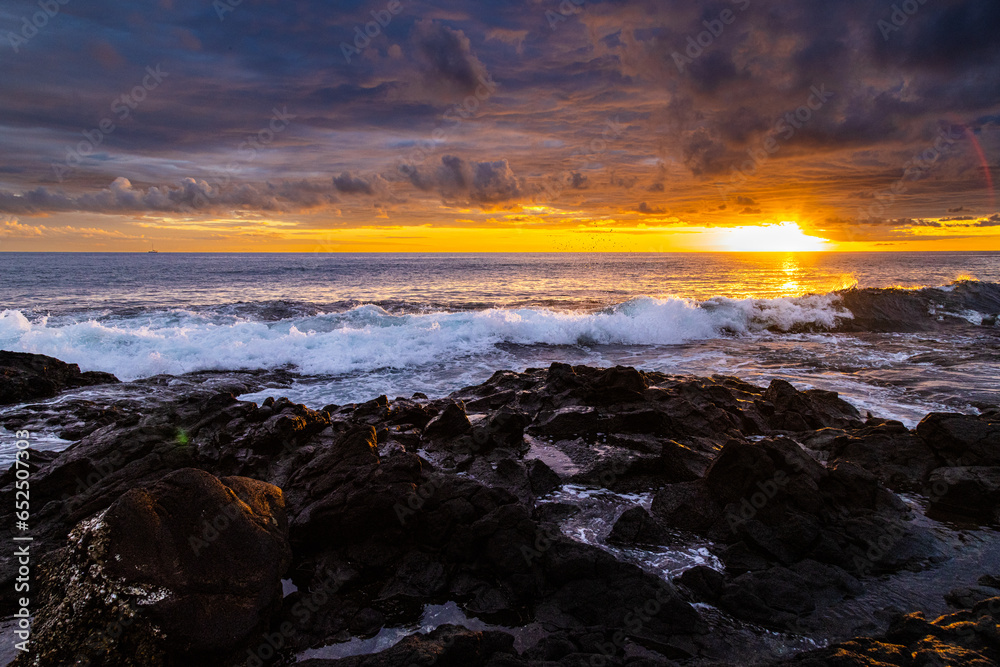 Obraz premium sunset over the sea