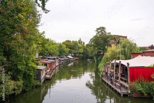 Canvas Print clubs on the river in berlin