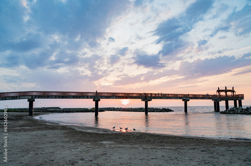 新潟　夕凪の橋
