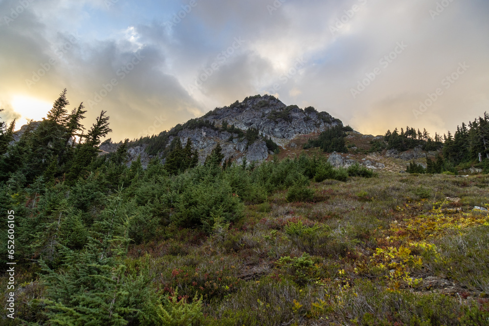 Obraz premium sunset in the mountains