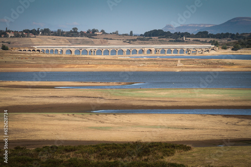 El Embalse del Ebro con muy poca agua photo