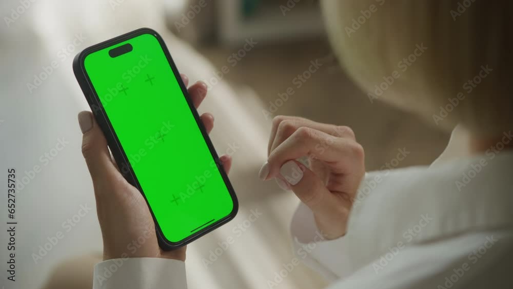 Single Scroll and One Click on Green Screen Smartphone