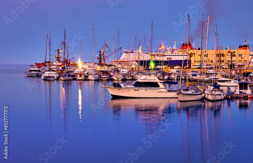 Obraz na płótnie View of port area and bay in Heraklion, capital of Crete island w salonie