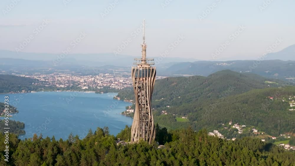 Pyramidenkogel with Klagenfurt and Wörthersee in the background