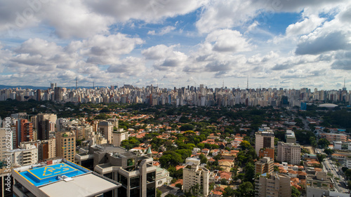 Aerial view of the Itaim Bibi neighborhood, with Av. Parque Paulista and Ibirapuera in the background
