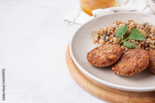 Cutlets with buckwheat, mus...
