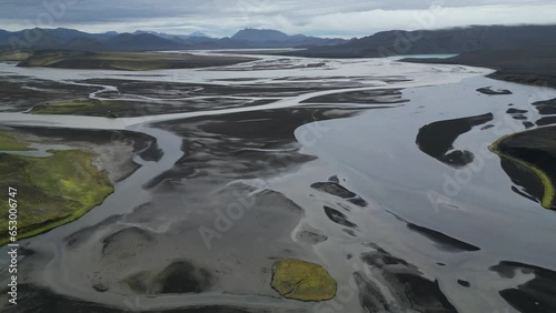 skyggnisvatn at iceland highland photo