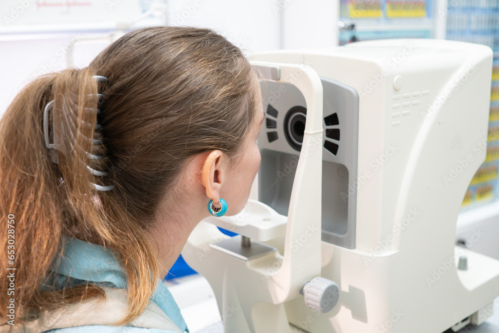 the patient measures visual acuity in an electronic device for