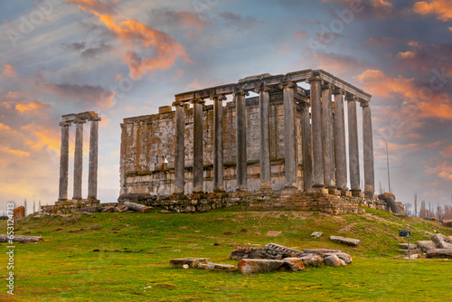 The ancient city Aizanoi and Temple of Zeus in Çavdarhisar photo