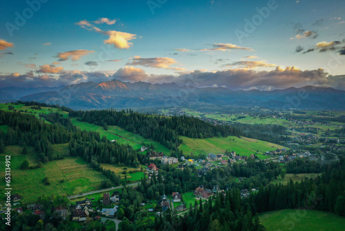 Fototapeta Naklejka Na Ścianę i Meble -  Beautiful panorama of the Tatra Mountains at sunset, Gliczarow Gorny. Poland