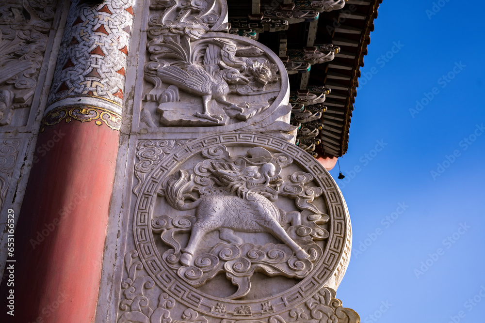 Close up of the Golden Horse and Jade Rooster archway， thelandmark of ciity.