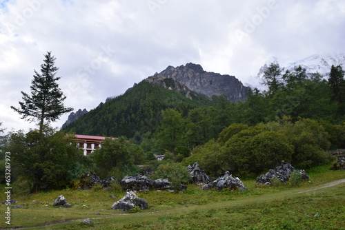 Tibetan house near the glacier