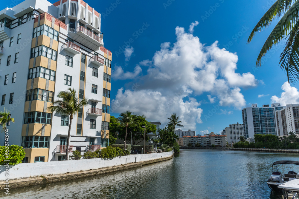 Obraz premium Miami Beach, Florida, USA - Helen Mar Condo in Mid-Beach.