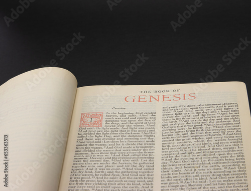 Fotografie book of genesis in old bible