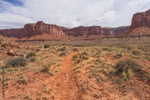 hiking the alcove spring trail, canyonlands national park, usa