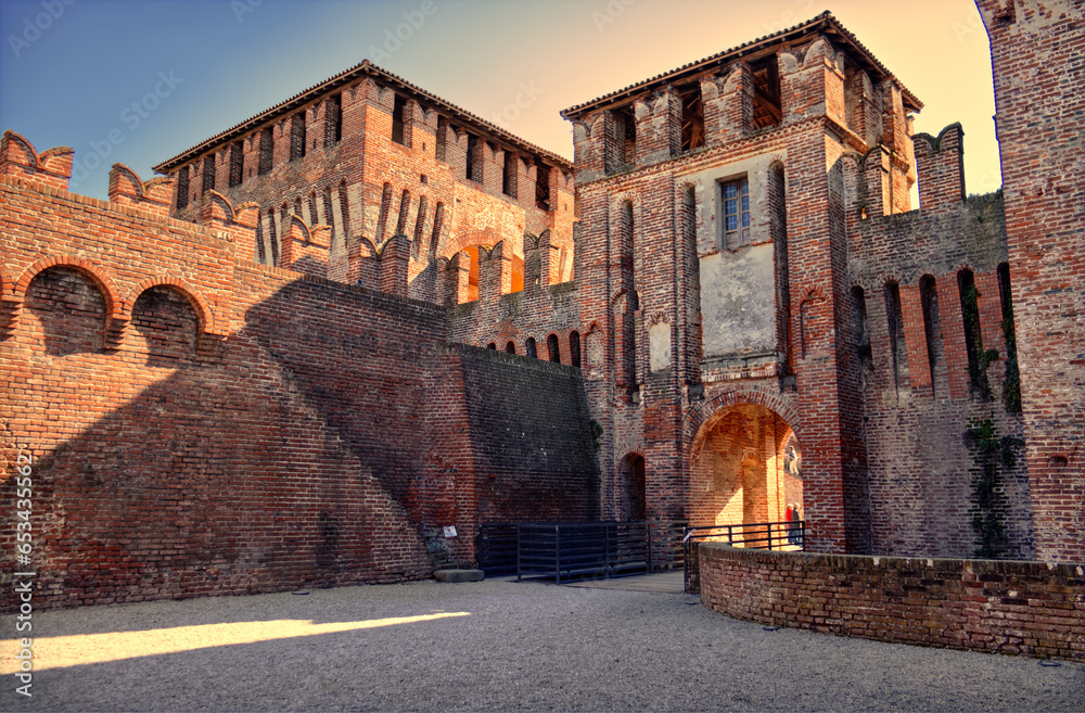 The fortress of Soncino.