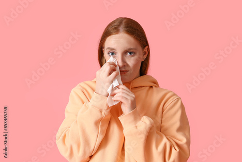 Allergic young woman with t...