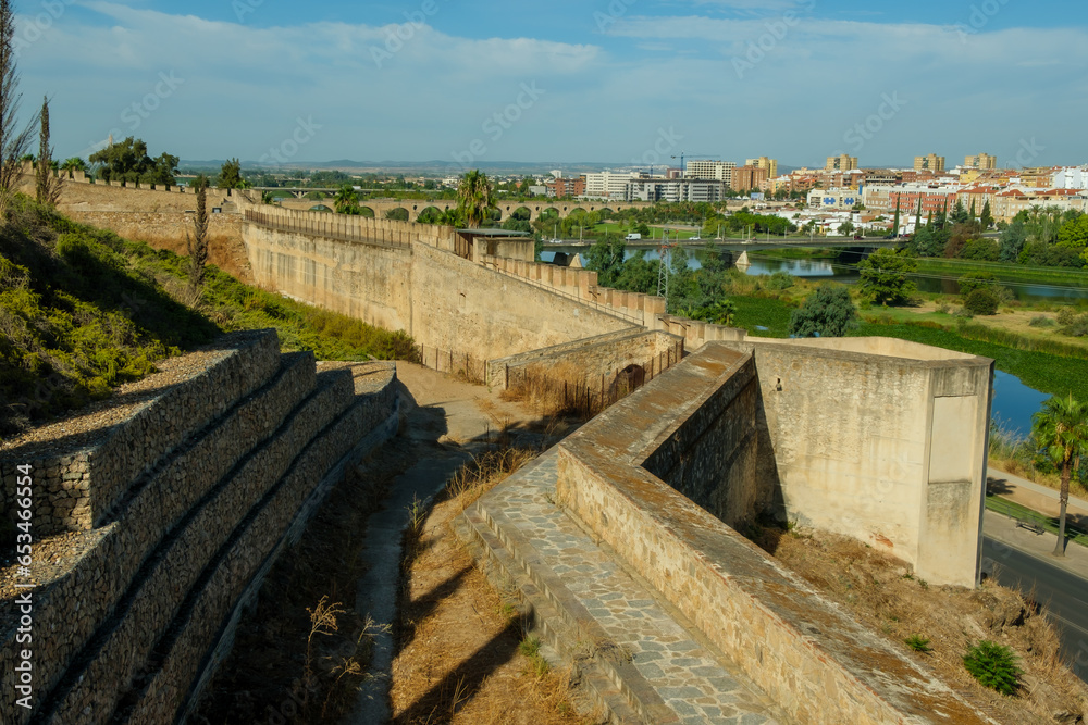 Alcazaba de Badajoz, Extremadura, recorrido de la muralla de la Alcazaba. 