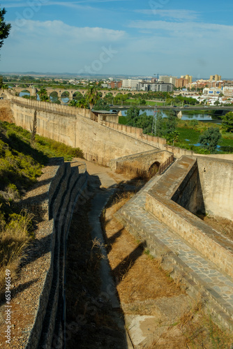 Alcazaba de Badajoz, Extremadura, recorrido de la muralla de la Alcazaba. 