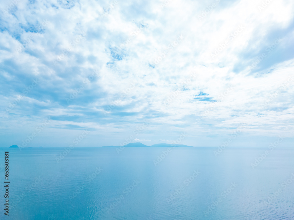 Obraz premium blue sky and clouds