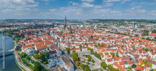 Ulm - Blick zum Wahrzeichen der Stadt, dem Ulmer Münster