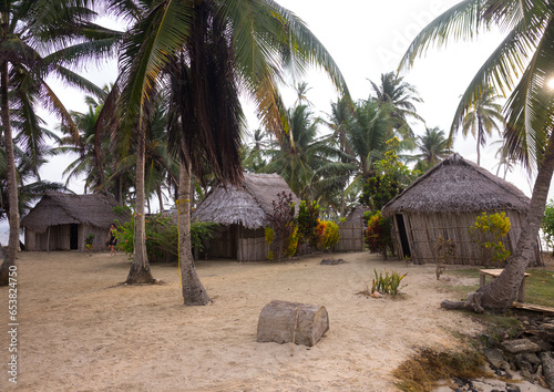 Panama, San Blas Islands, Mamitupu, Typical Kuna Homes In Kalu Obaki Lodge photo