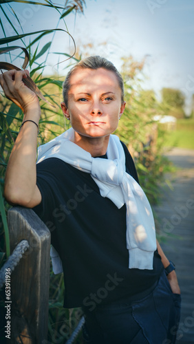 Portret kobiety w trzcinie  © Karolina