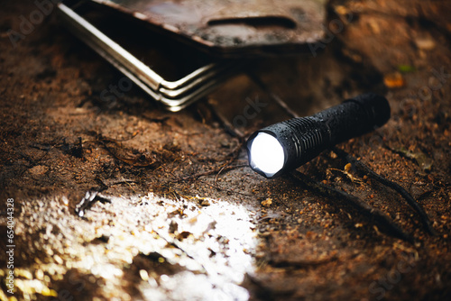 Wallpaper Mural pocket flashlight for EDC Torontodigital.ca