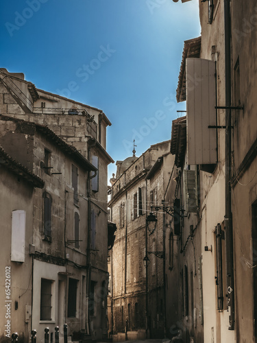 Fototapeta Naklejka Na Ścianę i Meble -  Old-world Beauty: Strolling through Arles' Enchanting Village Streets