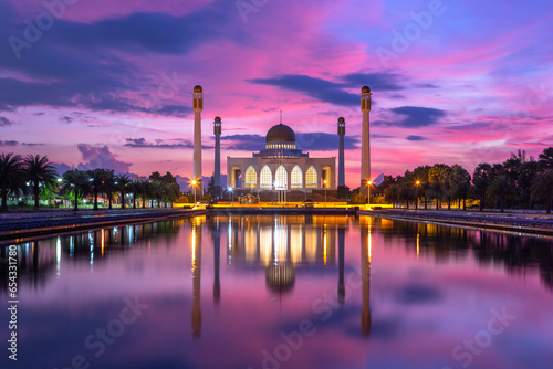 Canvastavla Landscape of beautiful sunset sky at  Songkhla Central Mosque or Masjid Songkhla at Hat Yai District, Songkhla,The Taj Mahal of Thailand