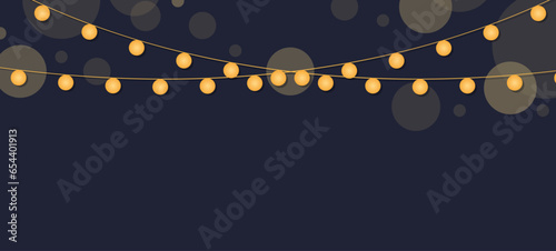 Guirlandes - Ampoules dorées - Guirlande de fête - Bannière festive et lumineuse pour la fête - Fêtes de fin d'année - Célébration - Décoration élégante - Lumière dorée sur fond noir - Arrière-plan 
