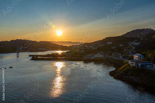 Honningsvåg ist eine Stadt in der norwegischen Kommune Nordkapp in der Provinz Troms og Finnmark, hier kann man die Mitternachtssonne genießen photo