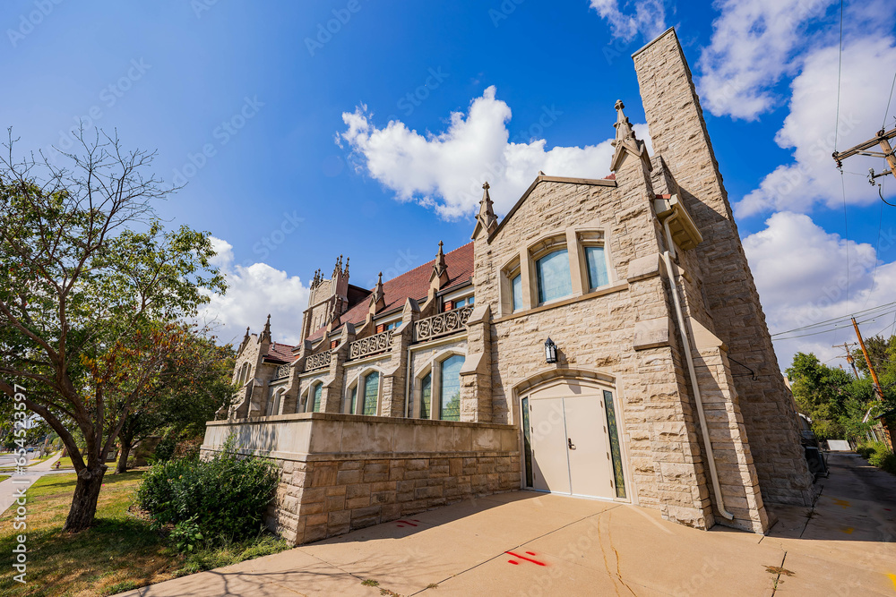 Sunny exterior view of the Plymouth Congregational Church