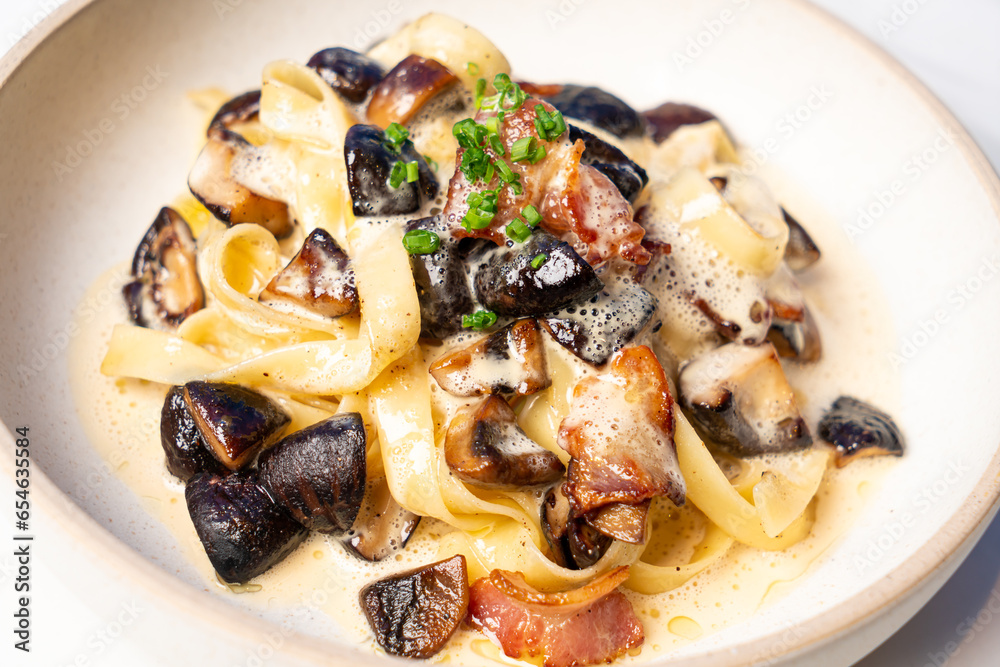 fettuccine truffle mushroom on plate