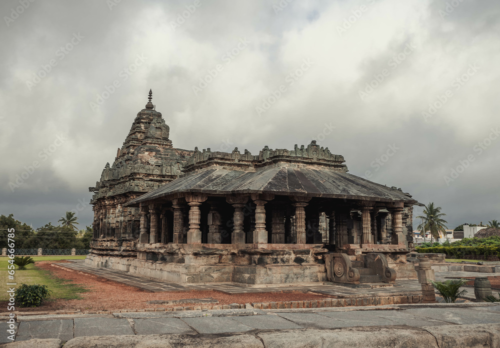 Fototapeta premium Brahma Jinalaya, Great Jain Temple of Lakkundi, early 11th century Mahavira temple in Lakkundi. India.