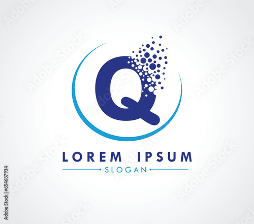 Q Logo design with dispersing effect isolated on white background. Vector Illustrator.