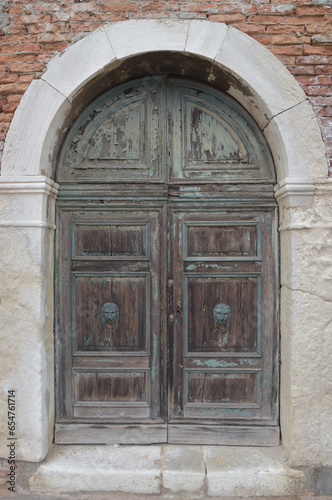 alte, antike und verwitterte Haustüren © nikonmike