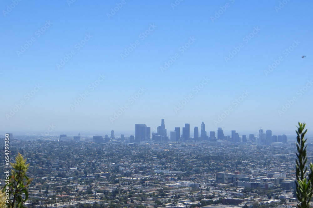 Obraz premium View of the Downtown Los Angeles Skyline, from the Griffith Observatory in Los Angeles, California, USA.