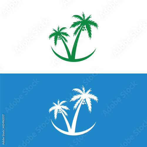 Detailed Palm Tree, Palm tree, separate banana leaves, vector palm icon, Set tropical palm trees, nature and young plants, Vector design, Exotic plants, palm leaves, watercolor vector illustration