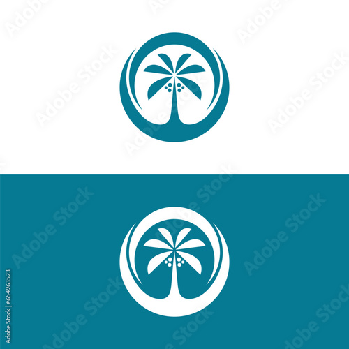 Detailed Palm Tree, Palm tree, separate banana leaves, vector palm icon, Set tropical palm trees, nature and young plants, Vector design, Exotic plants, palm leaves, watercolor vector illustration