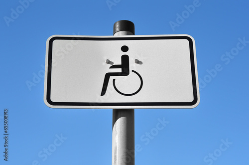 Disabled parking sign in ci...