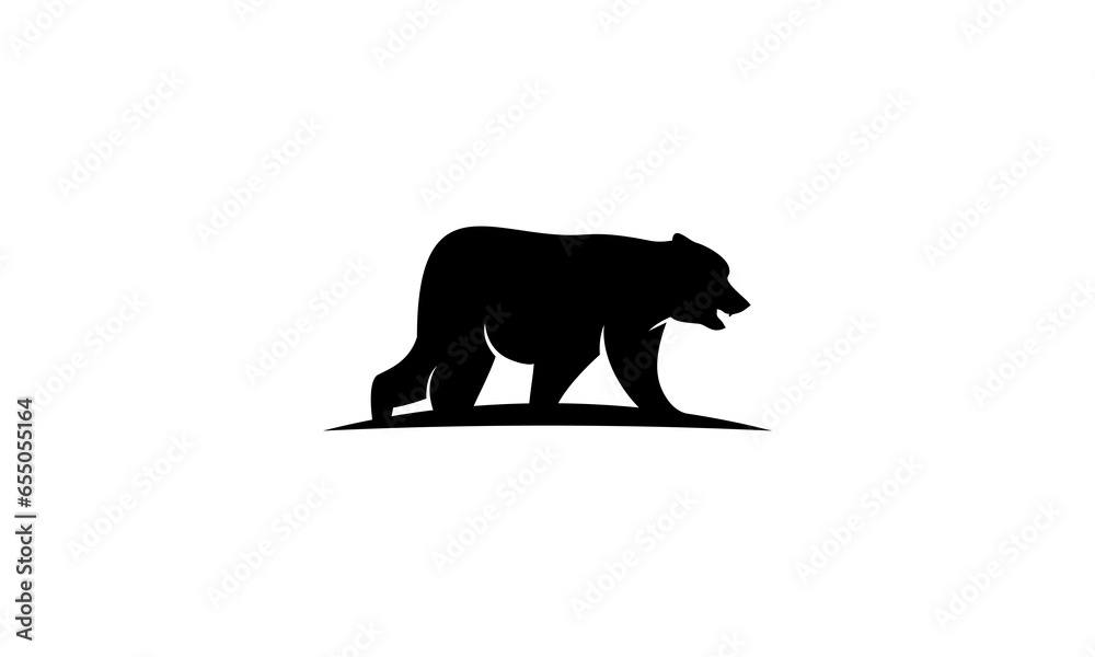 Fototapeta premium silhouette of a bear