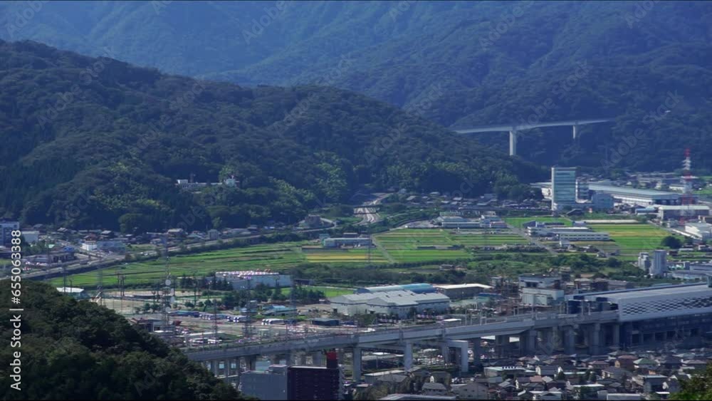 新幹線延伸前の敦賀市内を走行する特急サンダーバード (北陸本線 敦賀 - 南今庄, 2023年9月) 新幹線延伸前の敦賀市内を走行する特急サンダーバード (北陸本線 敦賀 - 南今庄, 2023年9月)