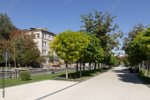 Obraz na płótnie Moldova. Chisinau. 15.09.2023. Grigore Vieru Alley w salonie
