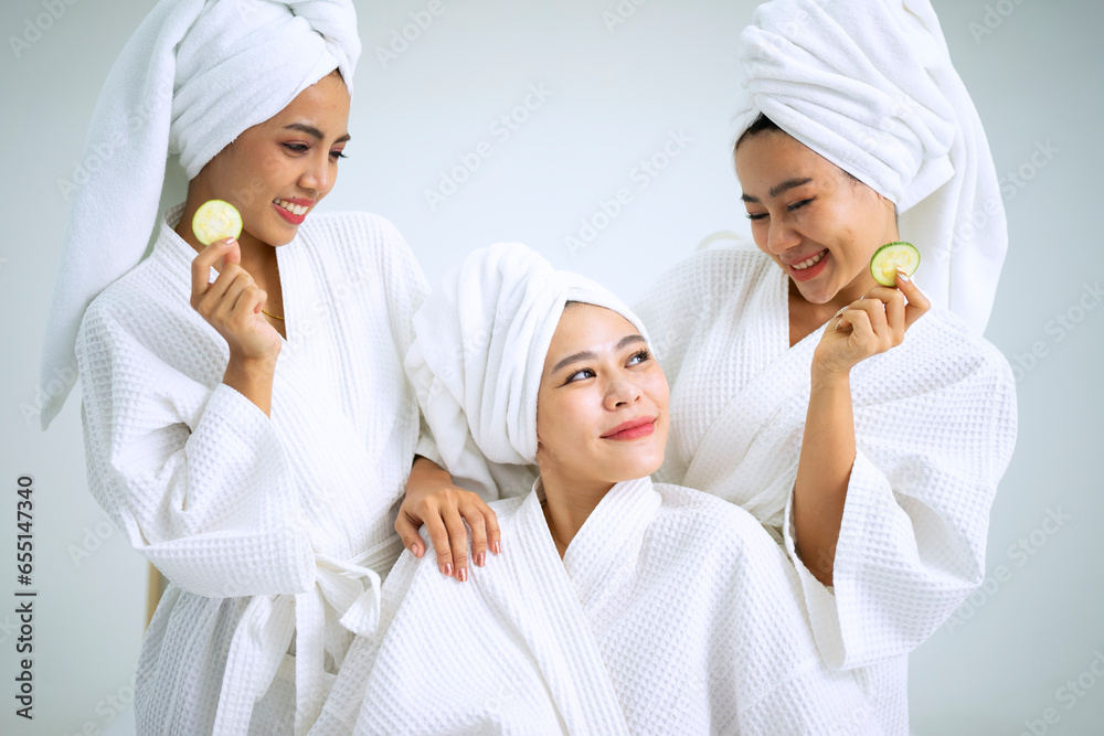 Obraz premium Pretty women spend time at resort and spa hotel.